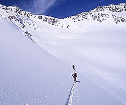 himalayan glacier tours,india glacier tours,glacier in himalayas,glacier in indian himalayas,garhwal glacier tours,pindari glacier tours,glaciers in india himalaya,tours to indian himalayan glacier,glacier trek,glacier tours himalaya